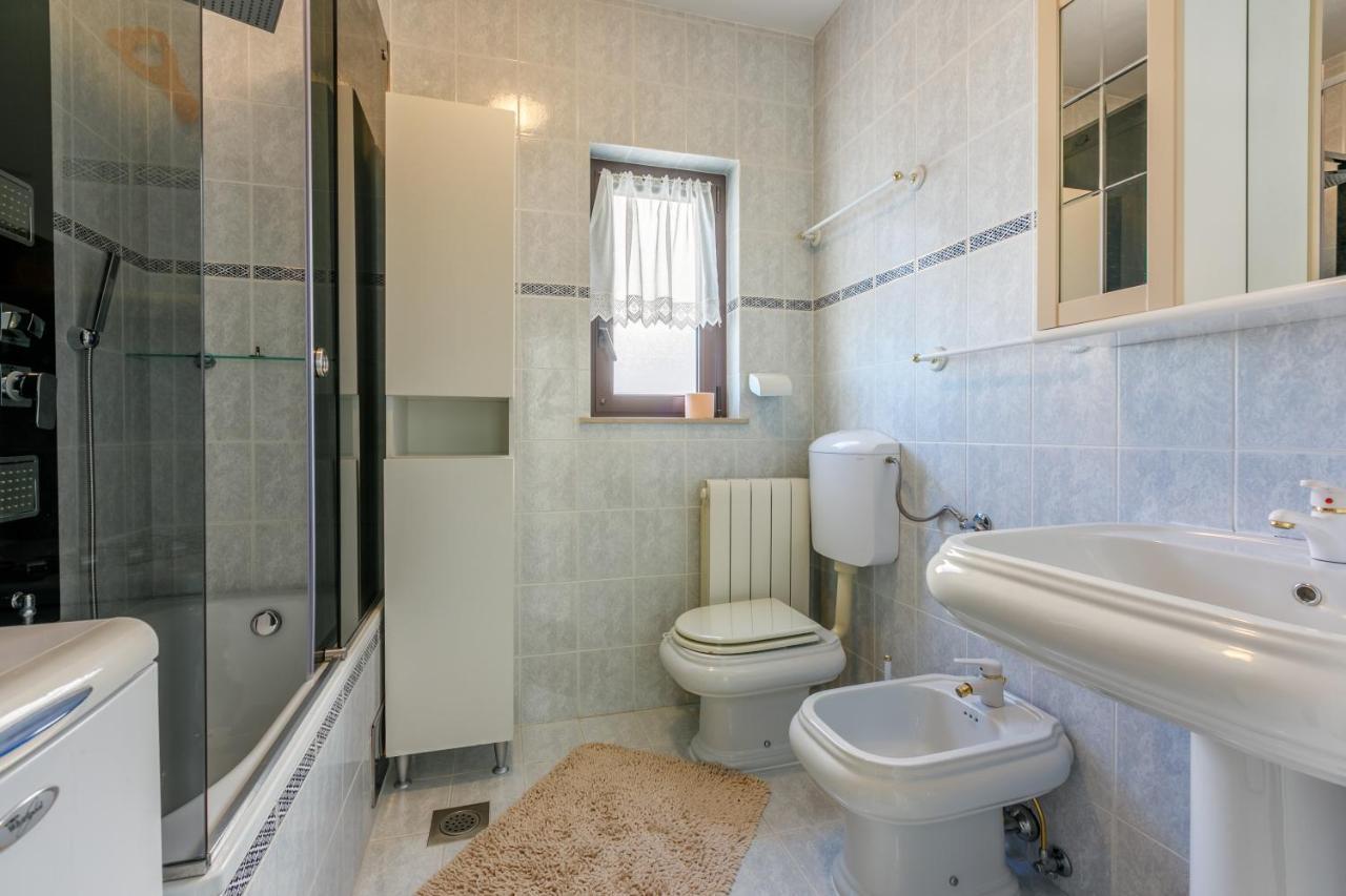 Apartment Eni Selce Exterior photo