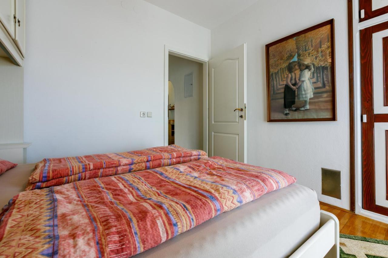 Apartment Eni Selce Exterior photo