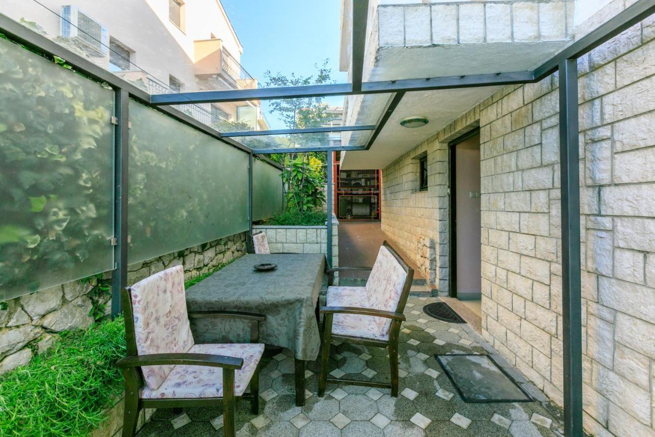 Apartment Eni Selce Exterior photo